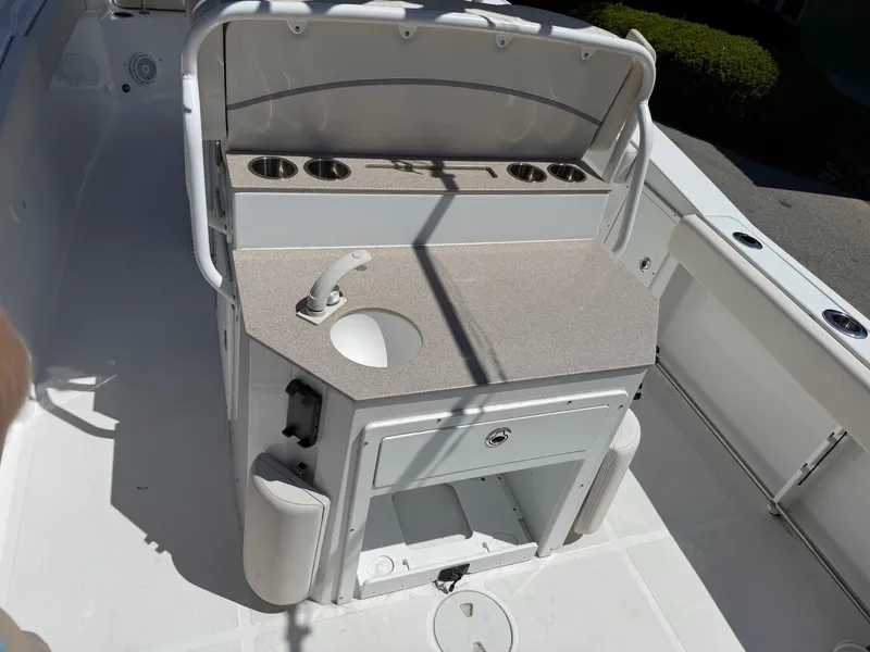 Slide: The Image of Sea Hunt Ultra 275 SE 2023 - 7