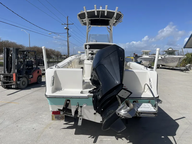 Slide: The Image of Mako 214 Center Console 2020 - 11