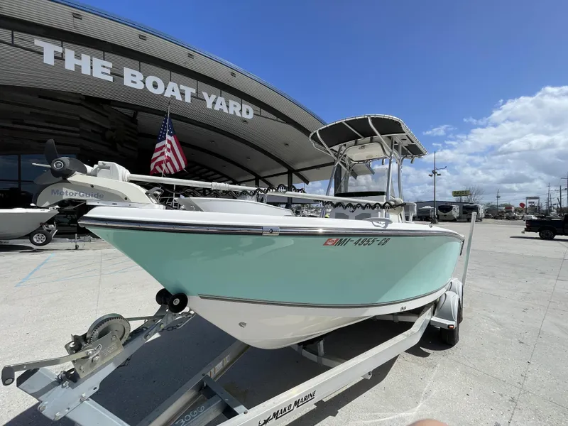 Slide: The Image of Mako 214 Center Console 2020 - 13