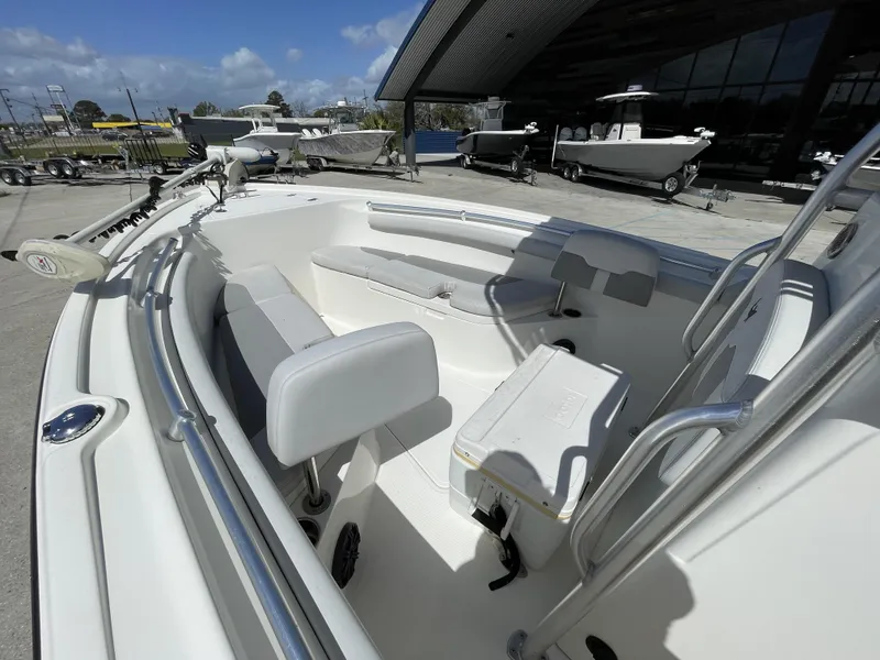 Slide: The Image of Mako 214 Center Console 2020 - 20