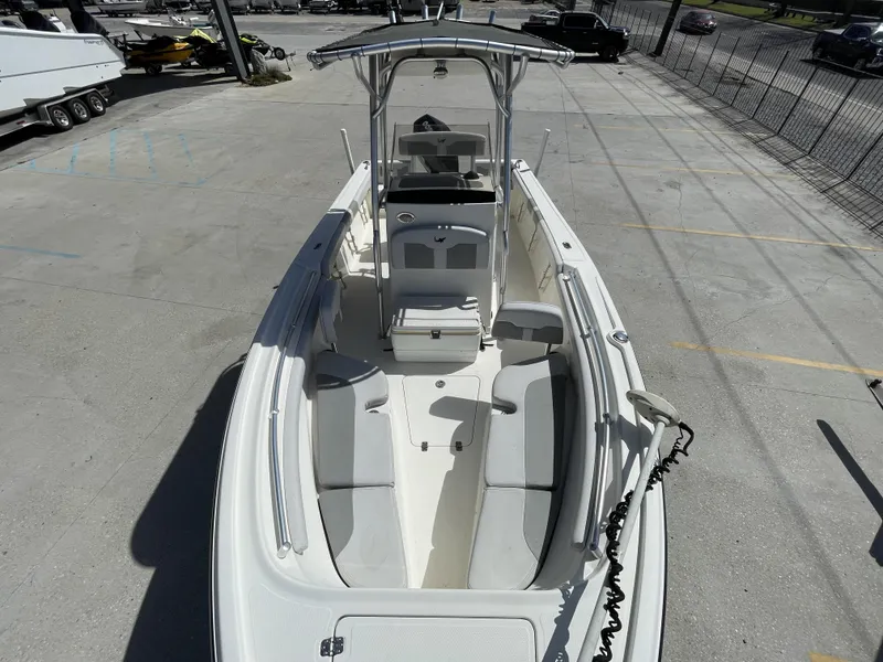 Slide: The Image of Mako 214 Center Console 2020 - 6