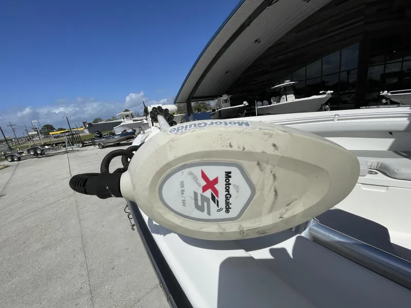 Slide: The Image of Mako 214 Center Console 2020 - 7