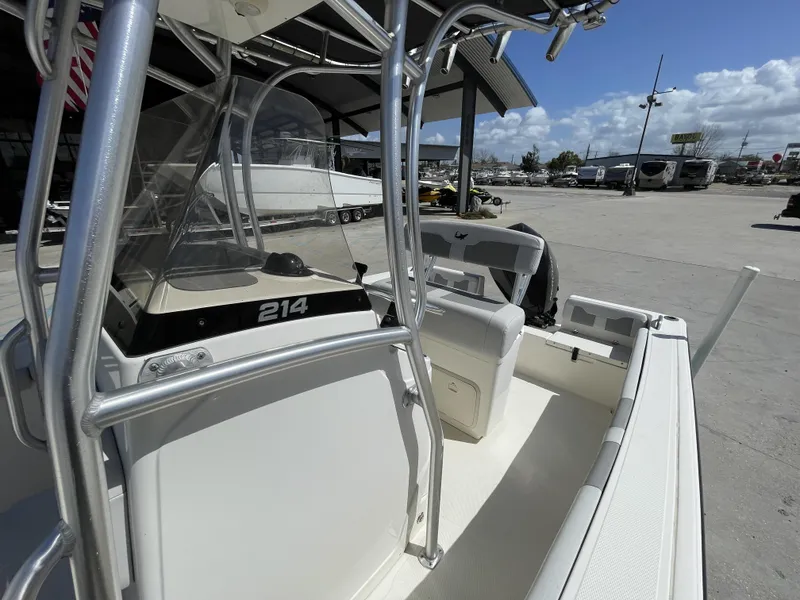 Slide: The Image of Mako 214 Center Console 2020 - 8