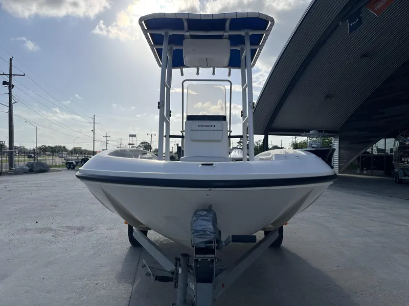 Slide: The Image of Bayliner Element F18 2017 - 2