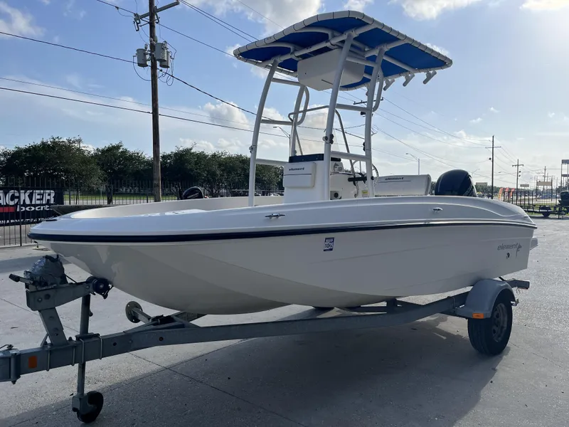 Slide: The Image of Bayliner Element F18 2017 - 3