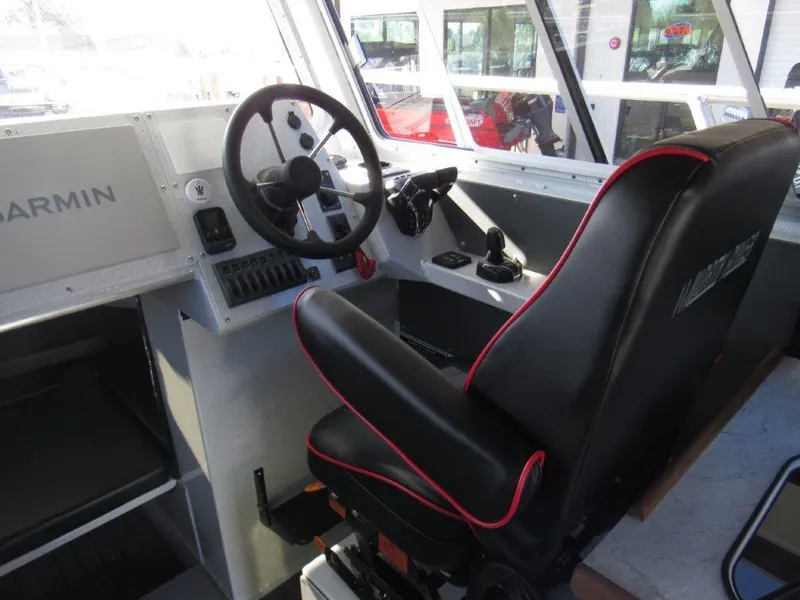 Slide: The Image of North River 32 Endurance 2026 - 17