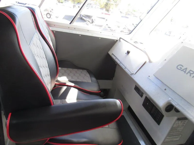 Slide: The Image of North River 32 Endurance 2026 - 19