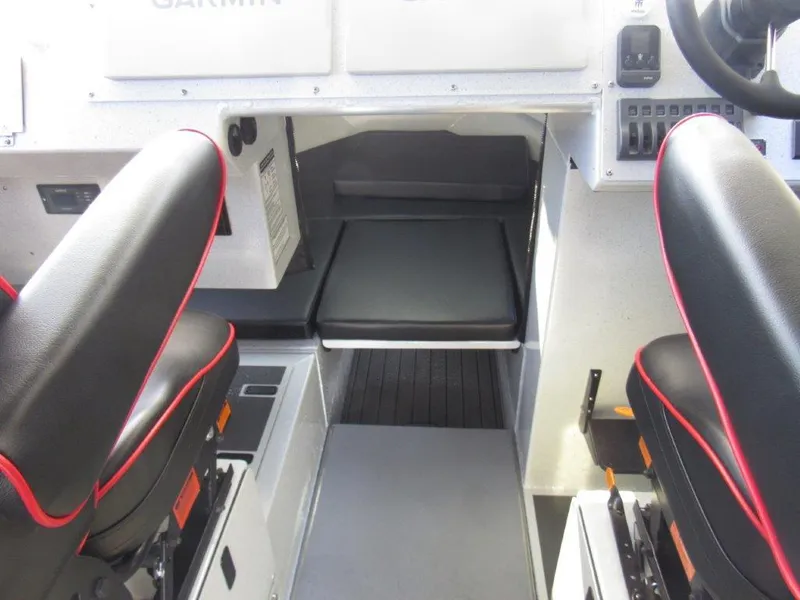 Slide: The Image of North River 32 Endurance 2026 - 20