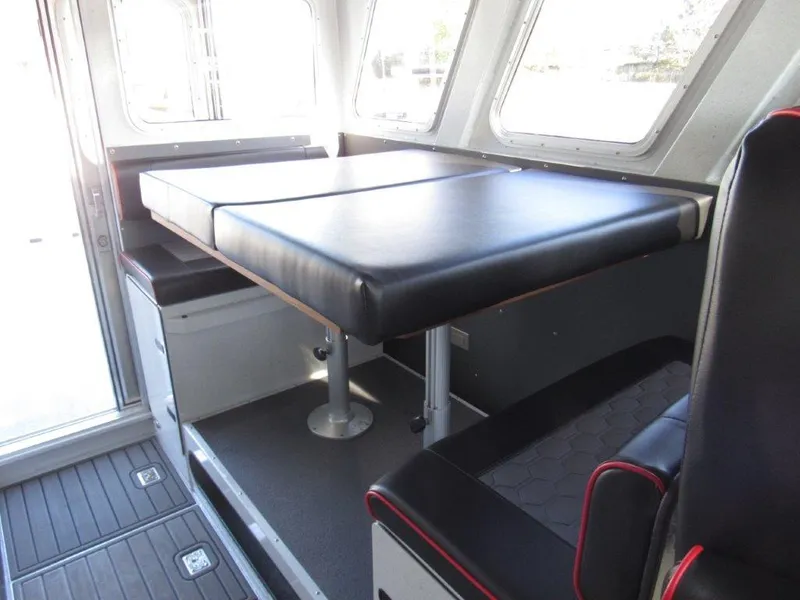 Slide: The Image of North River 32 Endurance 2026 - 21