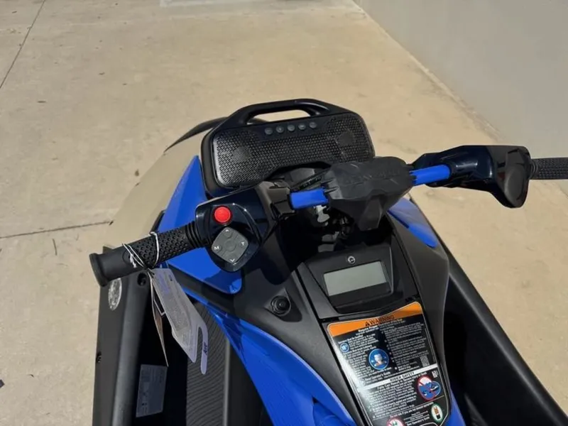 Slide: The Image of Sea-Doo Spark Trixx for 1 2025 - 6