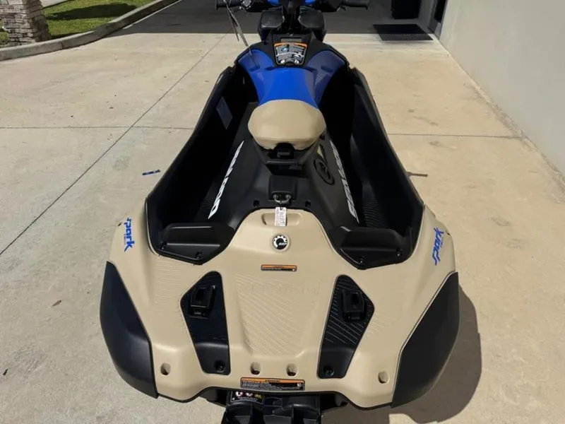 Slide: The Image of Sea-Doo Spark Trixx for 1 2025 - 7