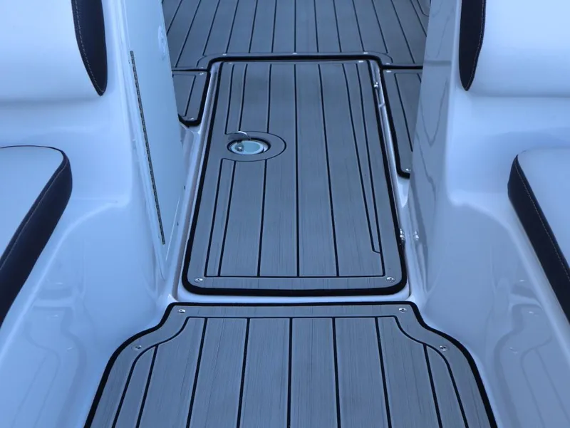 Slide: The Image of Yamaha 195S 2025 - 10