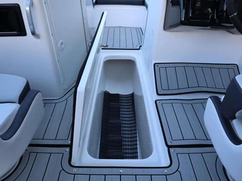 Slide: The Image of Yamaha 195S 2025 - 24