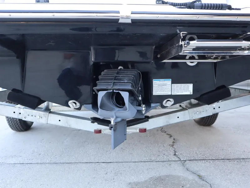 Slide: The Image of Yamaha 195S 2025 - 7