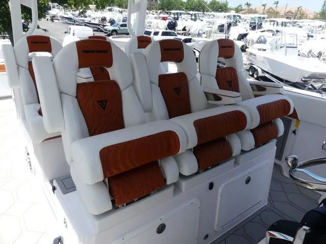 Slide: The Image of Twin Vee 400 GFX2 2026 - 13