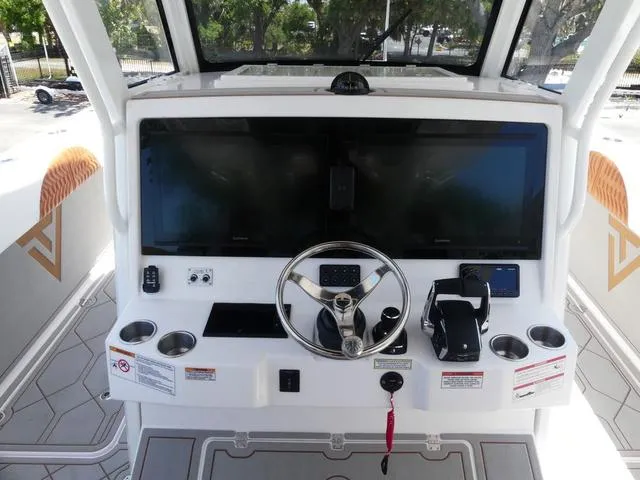 Slide: The Image of Twin Vee 400 GFX2 2026 - 16