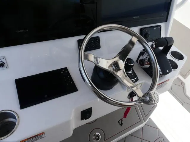 Slide: The Image of Twin Vee 400 GFX2 2026 - 17