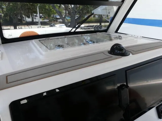 Slide: The Image of Twin Vee 400 GFX2 2026 - 19