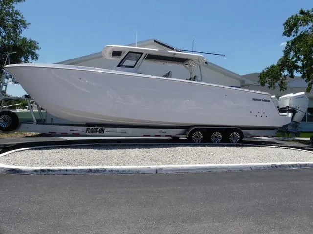 Slide: The Image of Twin Vee 400 GFX2 2026 - 3