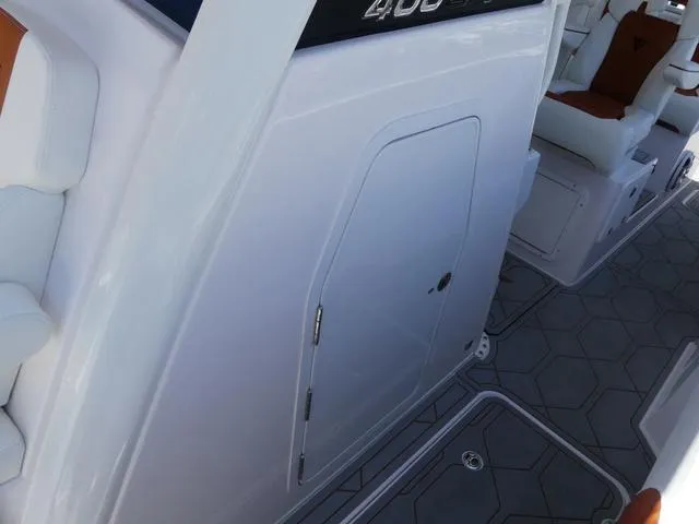 Slide: The Image of Twin Vee 400 GFX2 2026 - 34