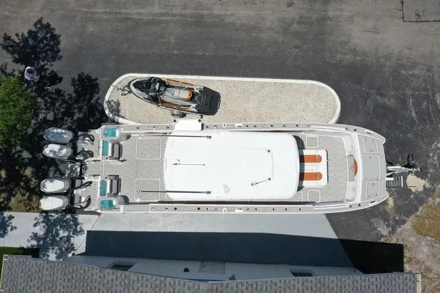 Slide: The Image of Twin Vee 400 GFX2 2026 - 37