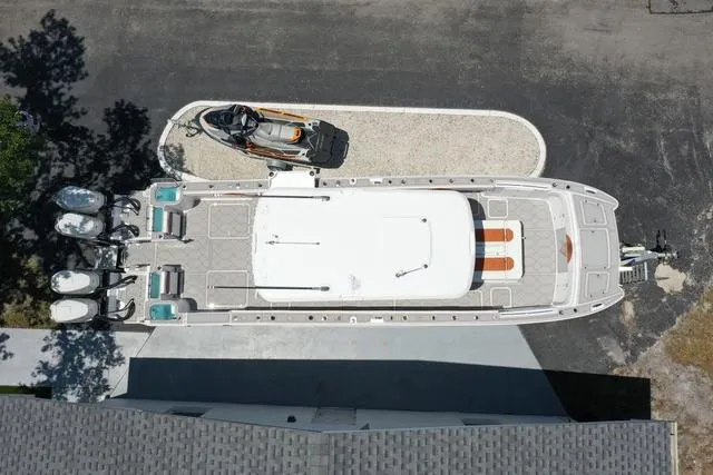 Slide: The Image of Twin Vee 400 GFX2 2026 - 38