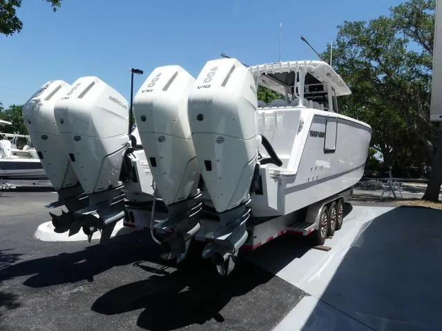 Slide: The Image of Twin Vee 400 GFX2 2026 - 7