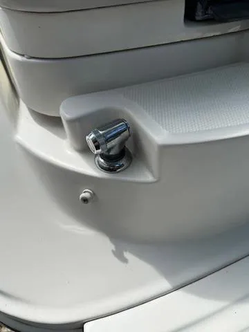 Slide: The Image of Sea Ray 240 Sundancer 2011 - 11