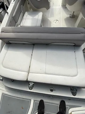 Slide: The Image of Sea Ray 240 Sundancer 2011 - 8