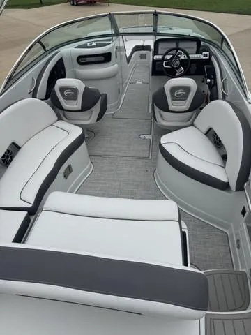 Slide: The Image of Crownline Boats 270 XSS 2025 - 7