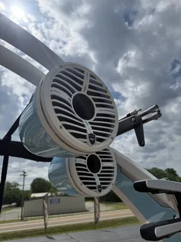 Slide: The Image of Tigé 21ZX 2021 - 10