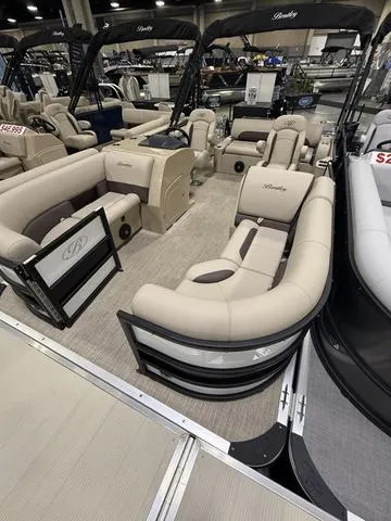The Image of Bentley Pontoons 200 Legacy Swingback 2025 - 1