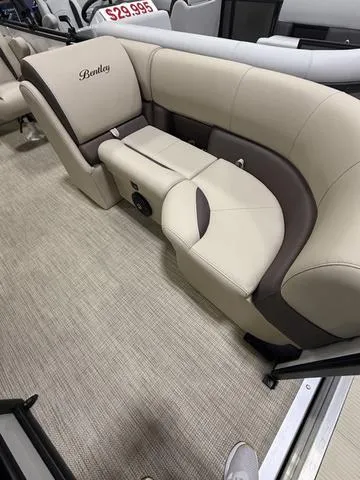 Slide: The Image of Bentley Pontoons 200 Legacy Swingback 2025 - 3