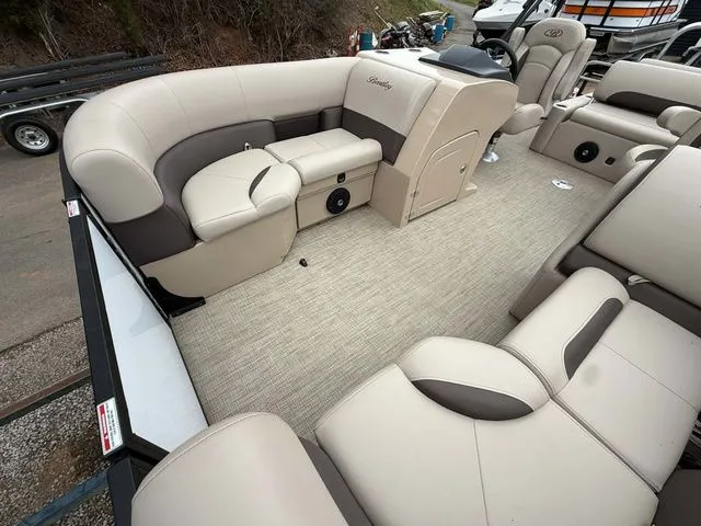 Slide: The Image of Bentley Pontoons 200 Legacy Swingback 2025 - 8