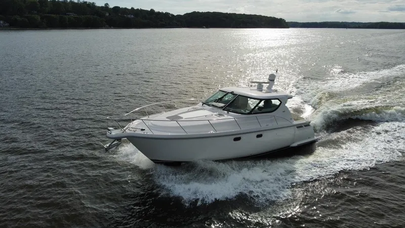 Slide: The Image of Tiara 4300 Sovran 2008 - 1