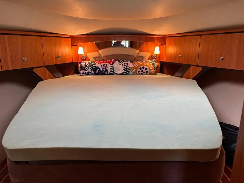 Slide: The Image of Tiara 4300 Sovran 2008 - 11