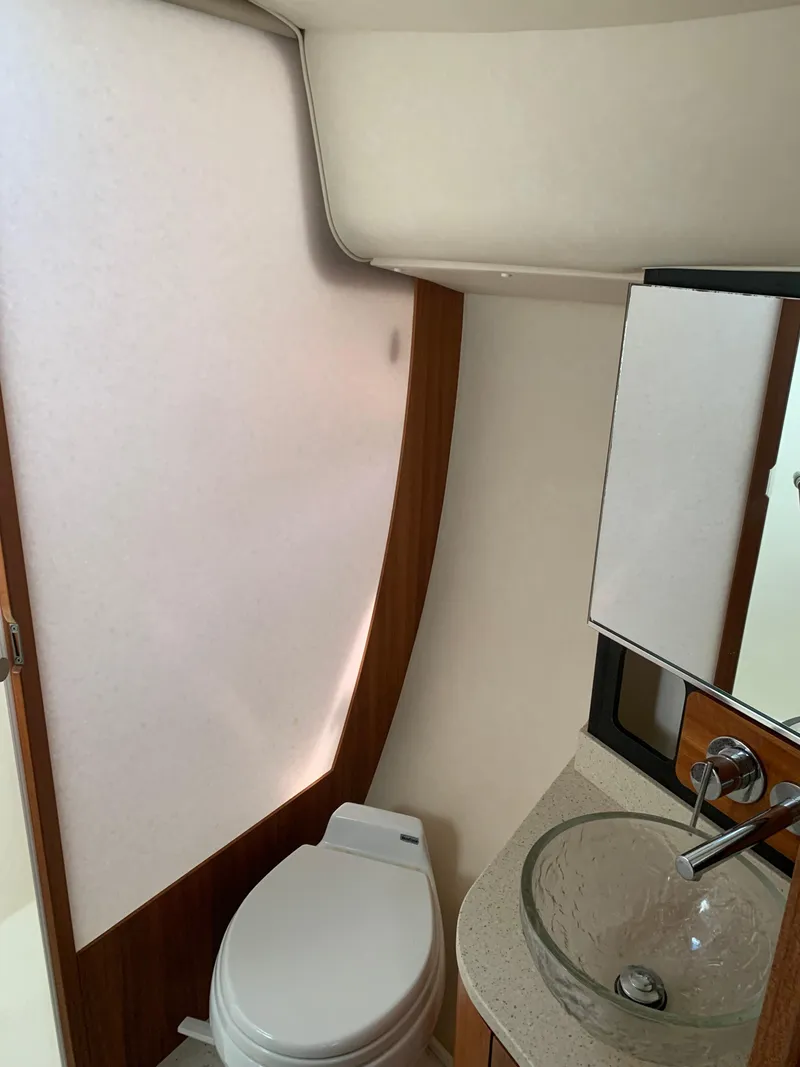 Slide: The Image of Tiara 4300 Sovran 2008 - 12