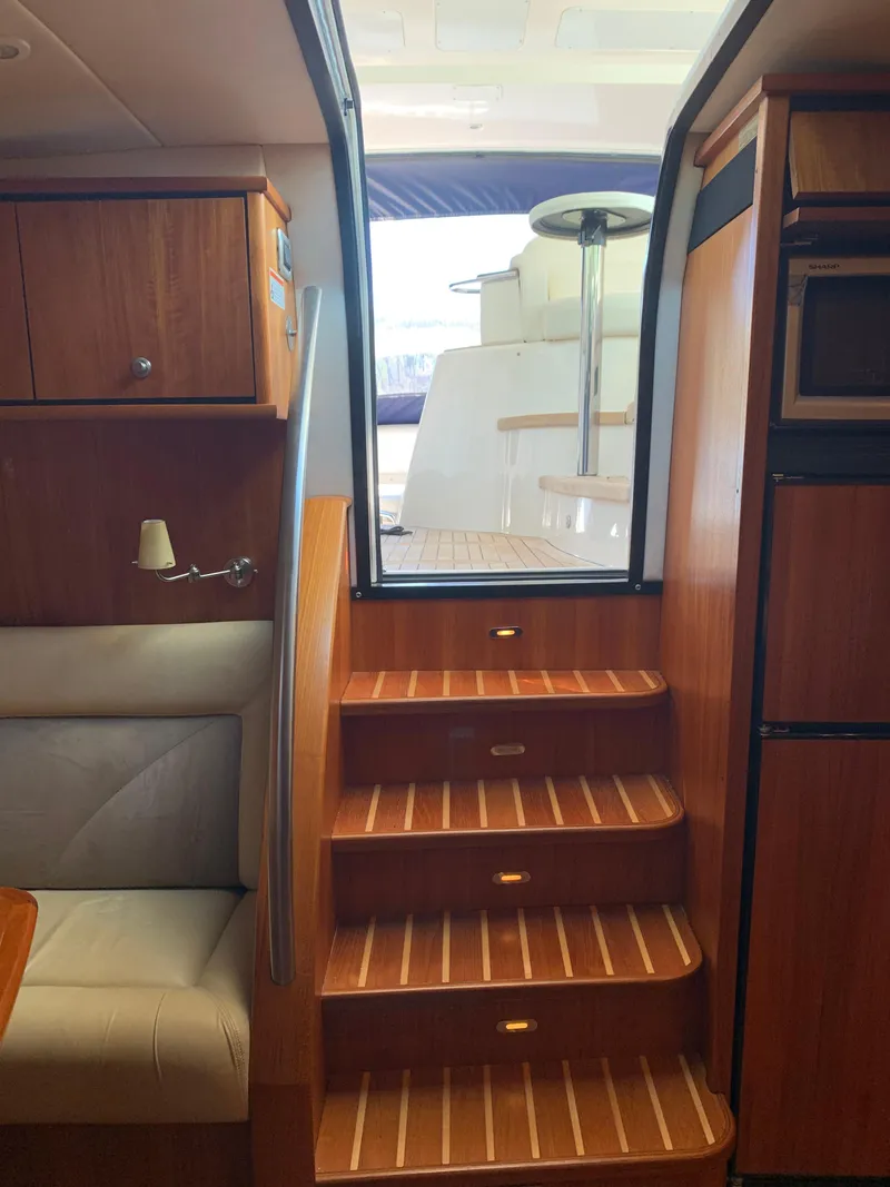 Slide: The Image of Tiara 4300 Sovran 2008 - 13