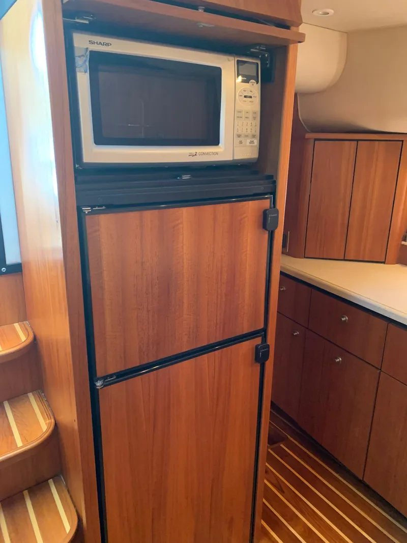 Slide: The Image of Tiara 4300 Sovran 2008 - 15