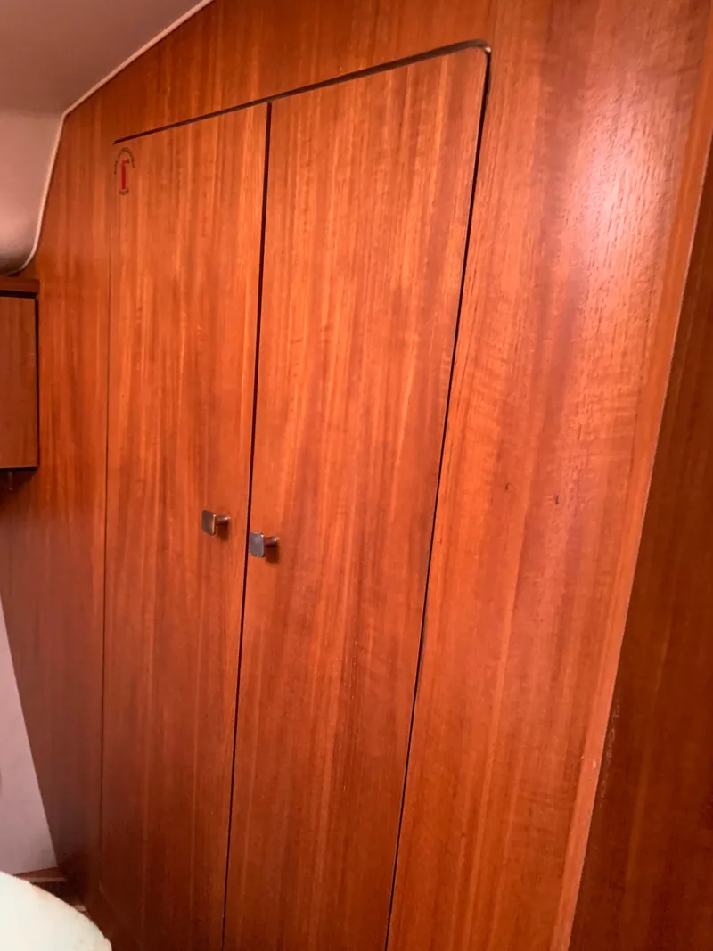 Slide: The Image of Tiara 4300 Sovran 2008 - 22