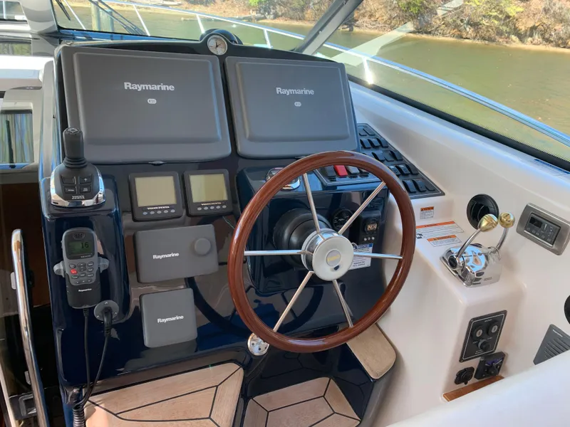 Slide: The Image of Tiara 4300 Sovran 2008 - 27