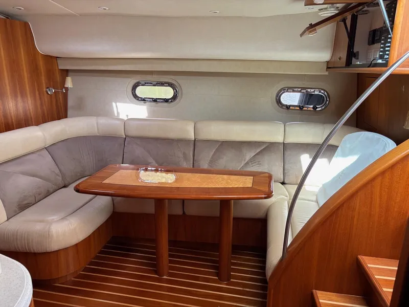 Slide: The Image of Tiara 4300 Sovran 2008 - 7