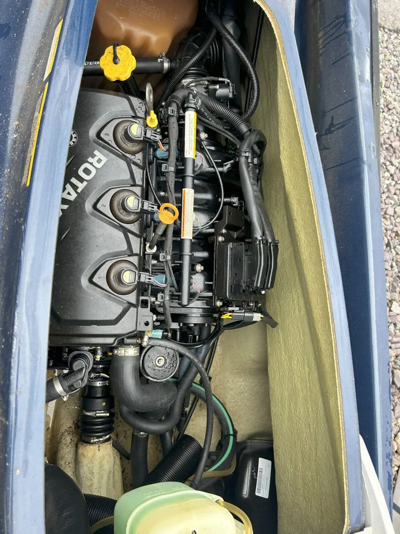 Slide: The Image of Sea-Doo GTI SE 130 2010 - 23