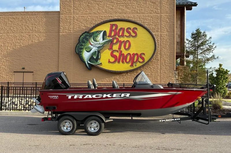 The Image of 2025 Tracker Targa V-19 WT boat displayed outside Bass Pro Shops. - 0