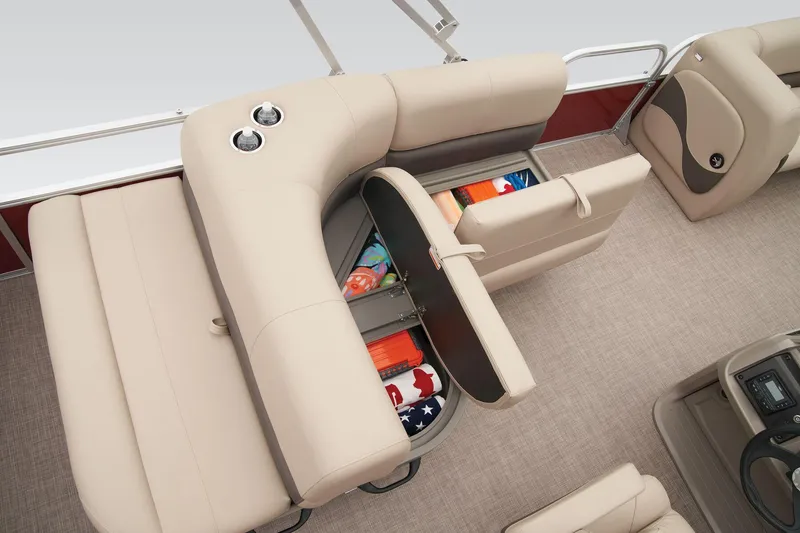 Slide: The Image of Manufacturer Provided Image: Sun Tracker Party Barge 18 DLX - 31