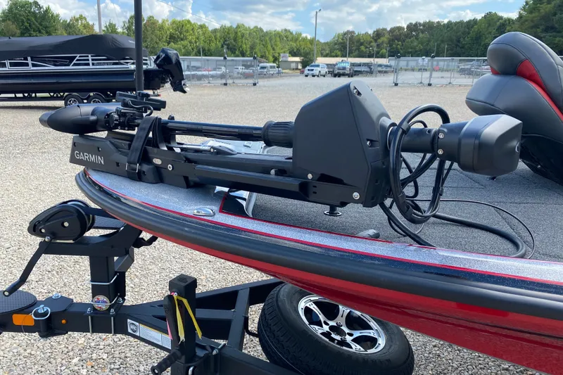 Slide: The Image of 2025 Nitro Z20 XL Pro boat with Garmin trolling motor on trailer. - 14