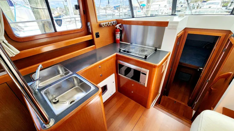 Slide: The Image of Beneteau Swift Trawler 34 2011 - 33