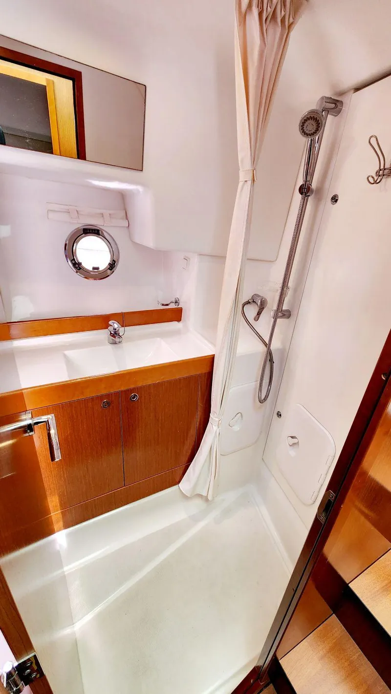 Slide: The Image of Beneteau Swift Trawler 34 2011 - 62