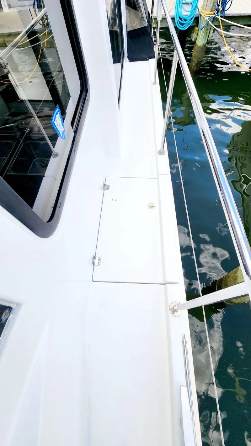 Slide: The Image of Beneteau Swift Trawler 34 2011 - 7