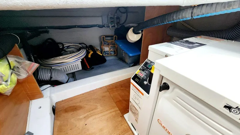 Slide: The Image of Beneteau Swift Trawler 34 2011 - 75